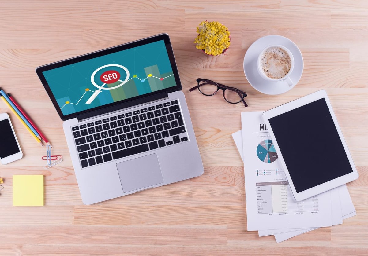 email marketing laptop