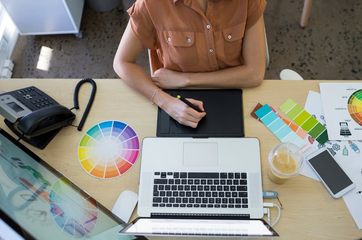 How to Price Graphic Design Services as a Freelancer: A Practical Rate-Setting Guide